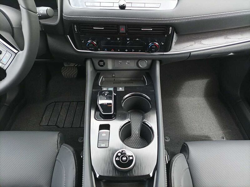 Nissan X-Trail Tekna+, e-force, Bose Soundsystem