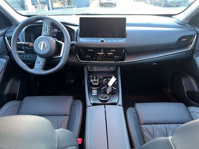 Nissan X-Trail e-force Tekna+, Bose Sound Sys. , RF-Kamera